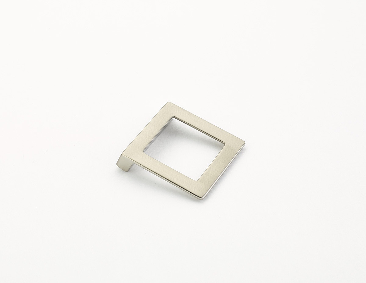 Finestrino Cabinet Pull, Angled Square, 32 mm Center to Center